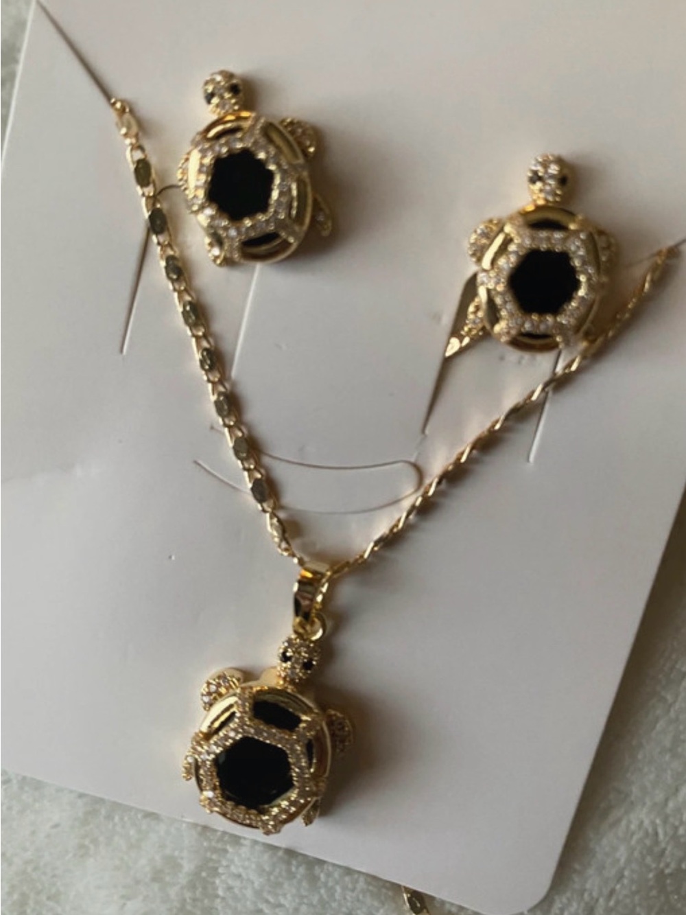 Gold-Tone Turtle Pendant Necklace and Stud Earrings in Black